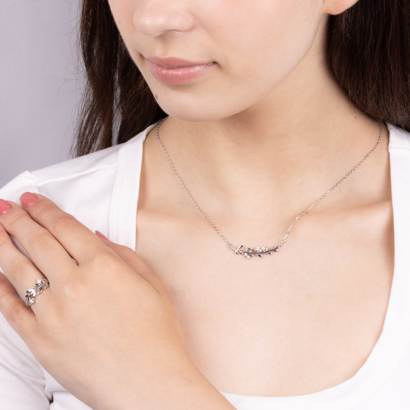 Pierścionek srebrny gałązka z białymi cyrkoniami AT688 próba 925