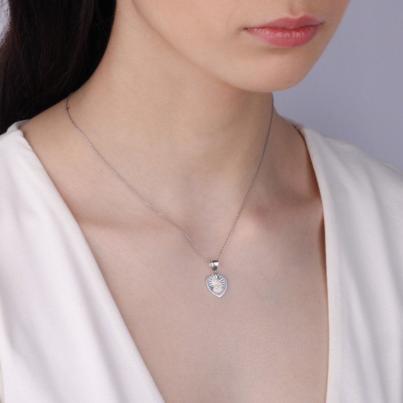Medalik srebrny Częstochowska serce z promieniami