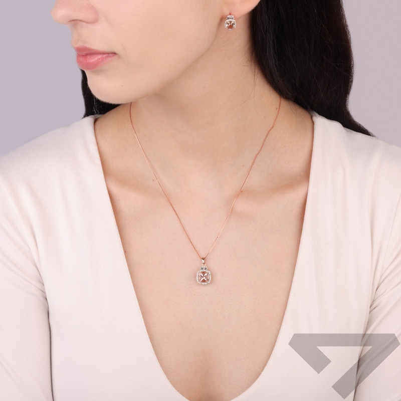 Kolczyki z różowego złota z naturalnym morganitem i diamentami