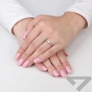 Pierścionek z białego złota z diamentami laboratoryjnymi 0,26 ct