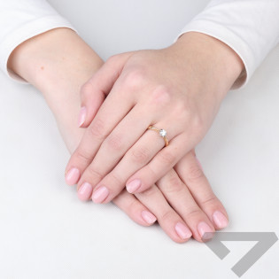 Pierścionek złoty Lily próba 585 z diamentem 0,25 ct