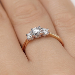 Pierścionek Noble z diamentami laboratoryjnymi 0,55 ct, złoto 585