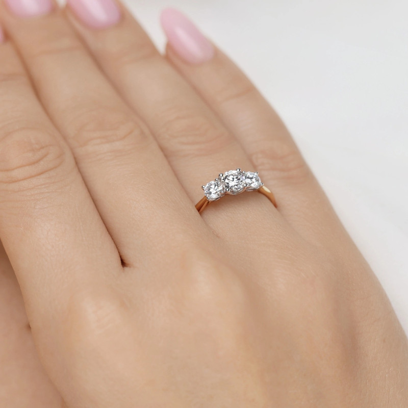 Pierścionek Noble z diamentami laboratoryjnymi 0,56 ct, złoto 585